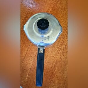 1 1/2 QT Wagner Ware Magnalite Pot (with lid)